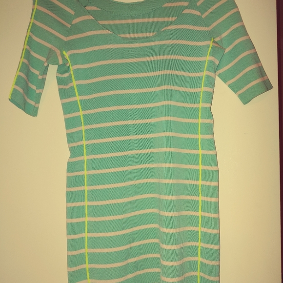 Dress - Picture 3 of 4